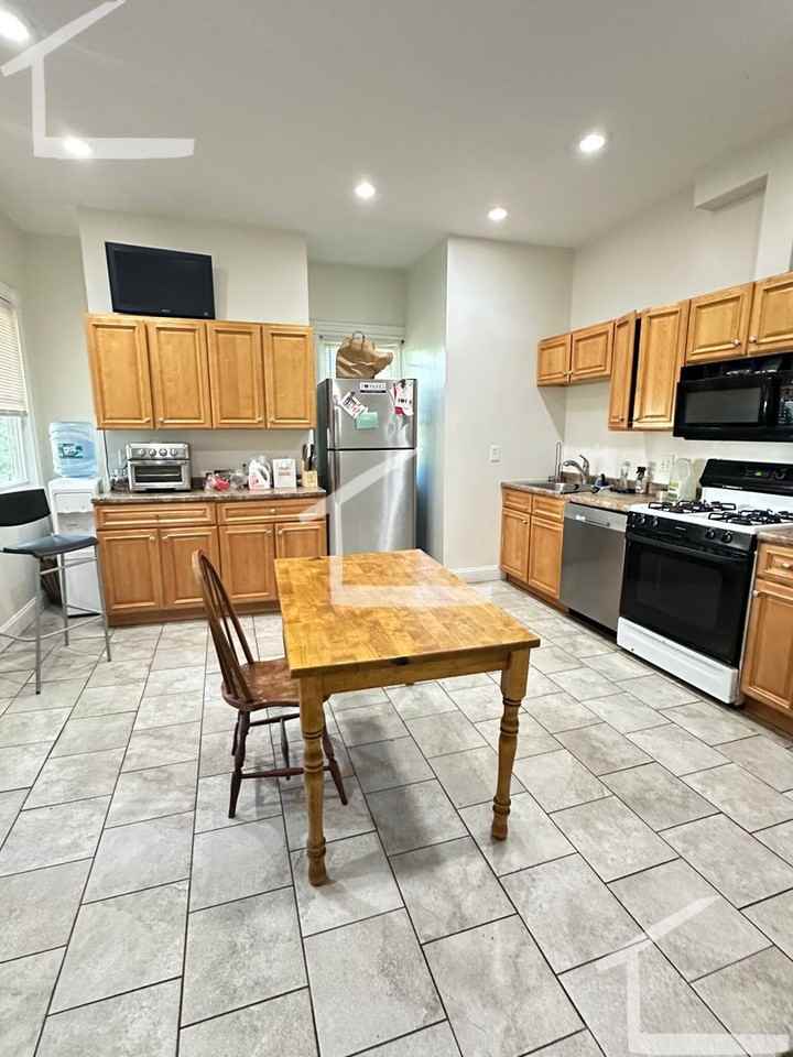 28 Orkney Rd - Photo 5 of 29