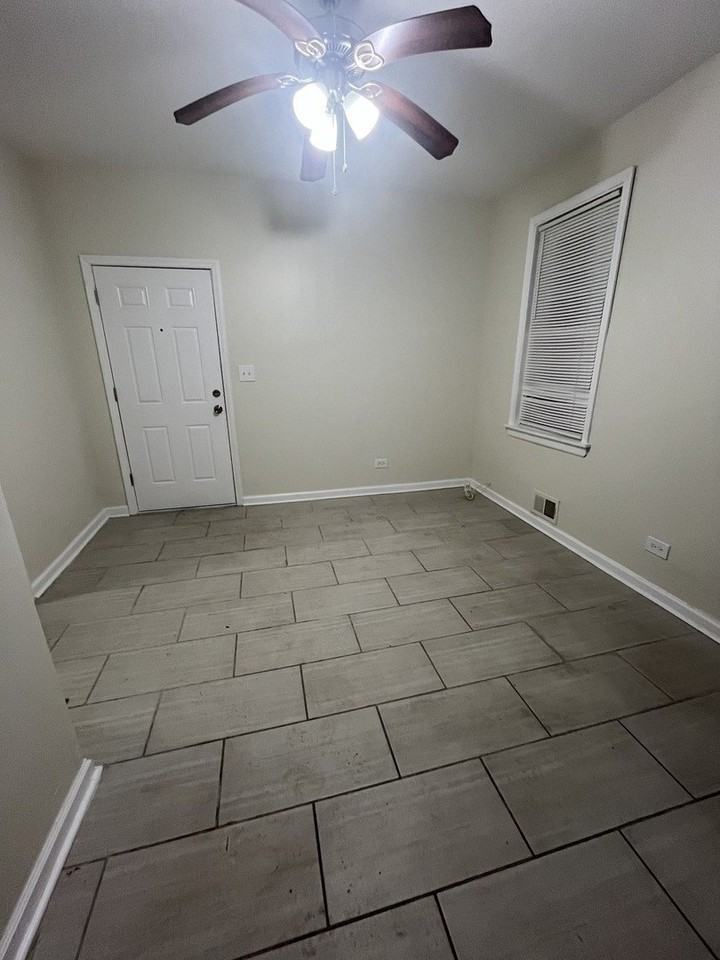 8253 S Brandon Ave Apt 1f #1F - Photo 3 of 6