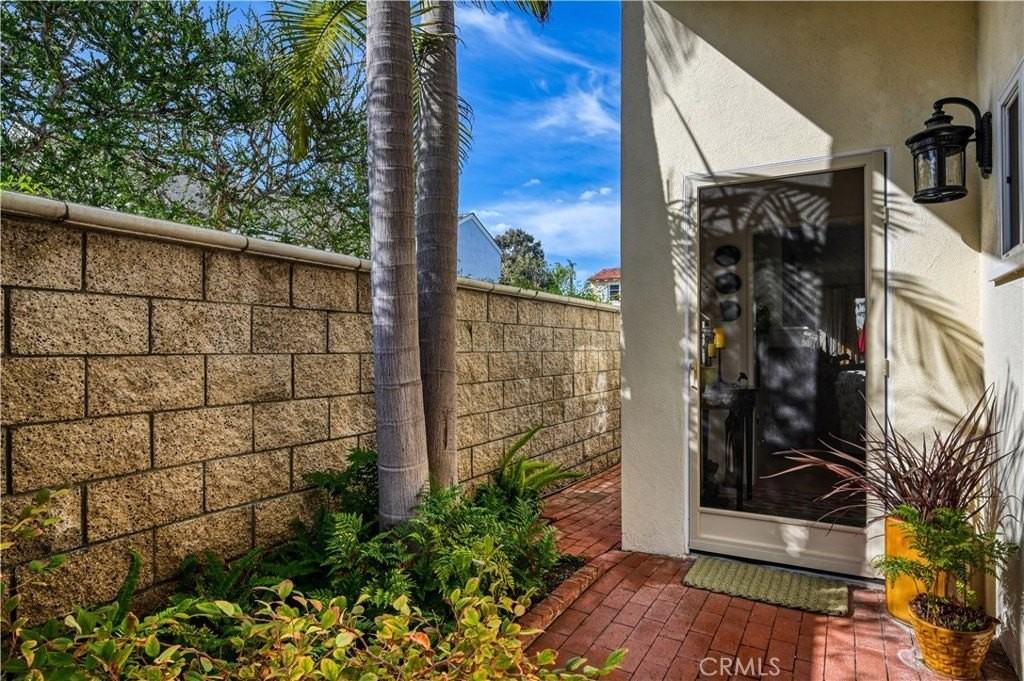 149 Via Waziers - Photo 2 of 19