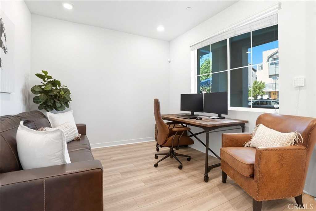 201 Juniper Dr - Photo 4 of 36