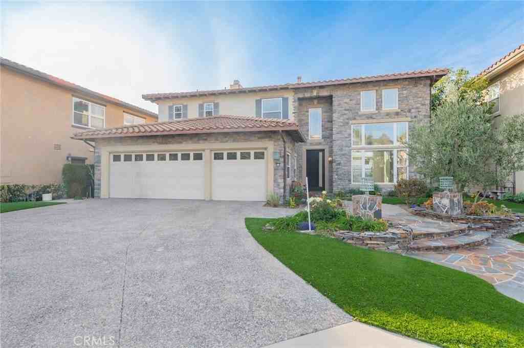 15 Ravensridge - Photo 2 of 38