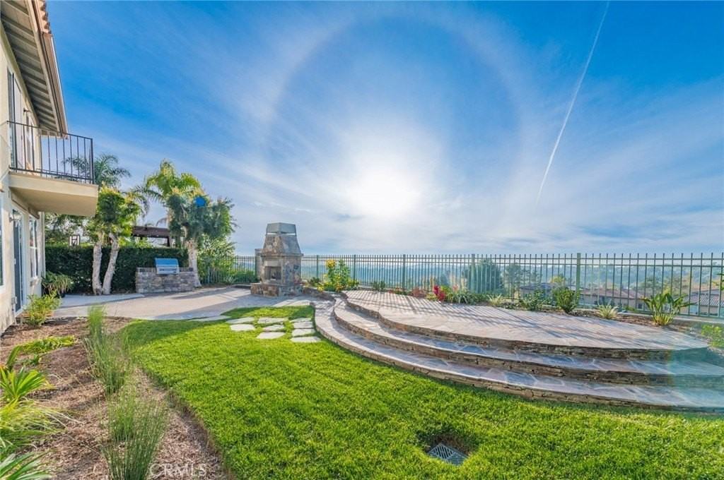 15 Ravensridge - Photo 4 of 38