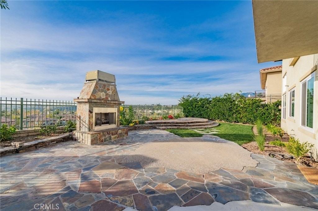 15 Ravensridge - Photo 5 of 38