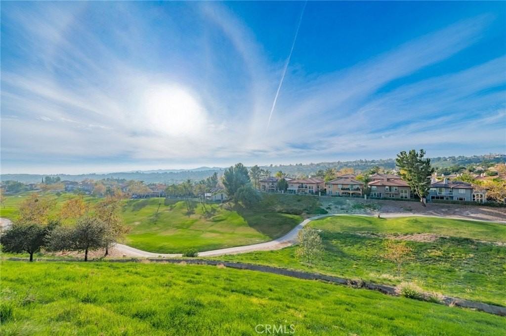 15 Ravensridge - Photo 6 of 38