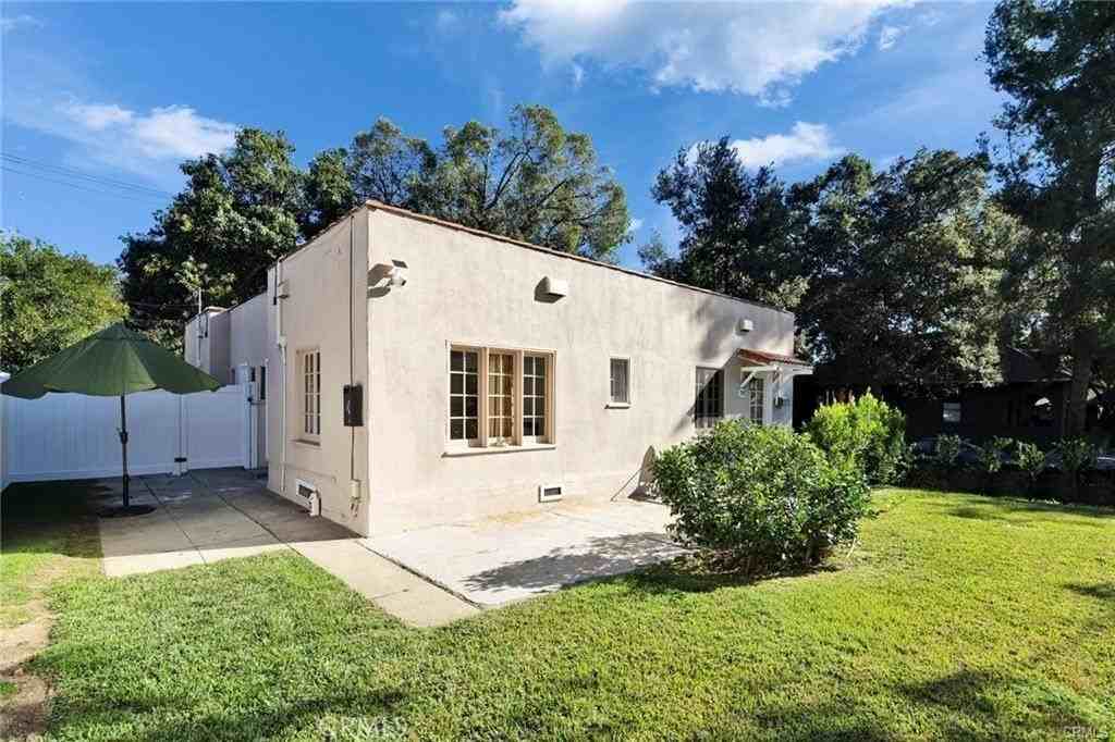 726 Meridian Ave - Photo 2 of 19