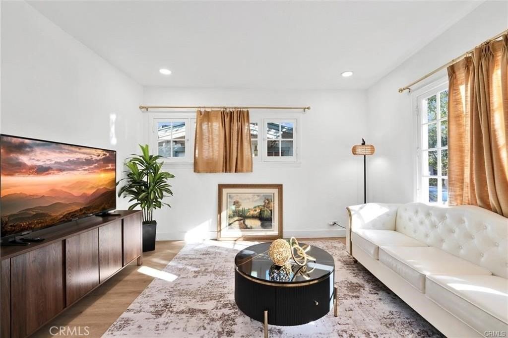 1002 Hope St - Photo 2 of 20