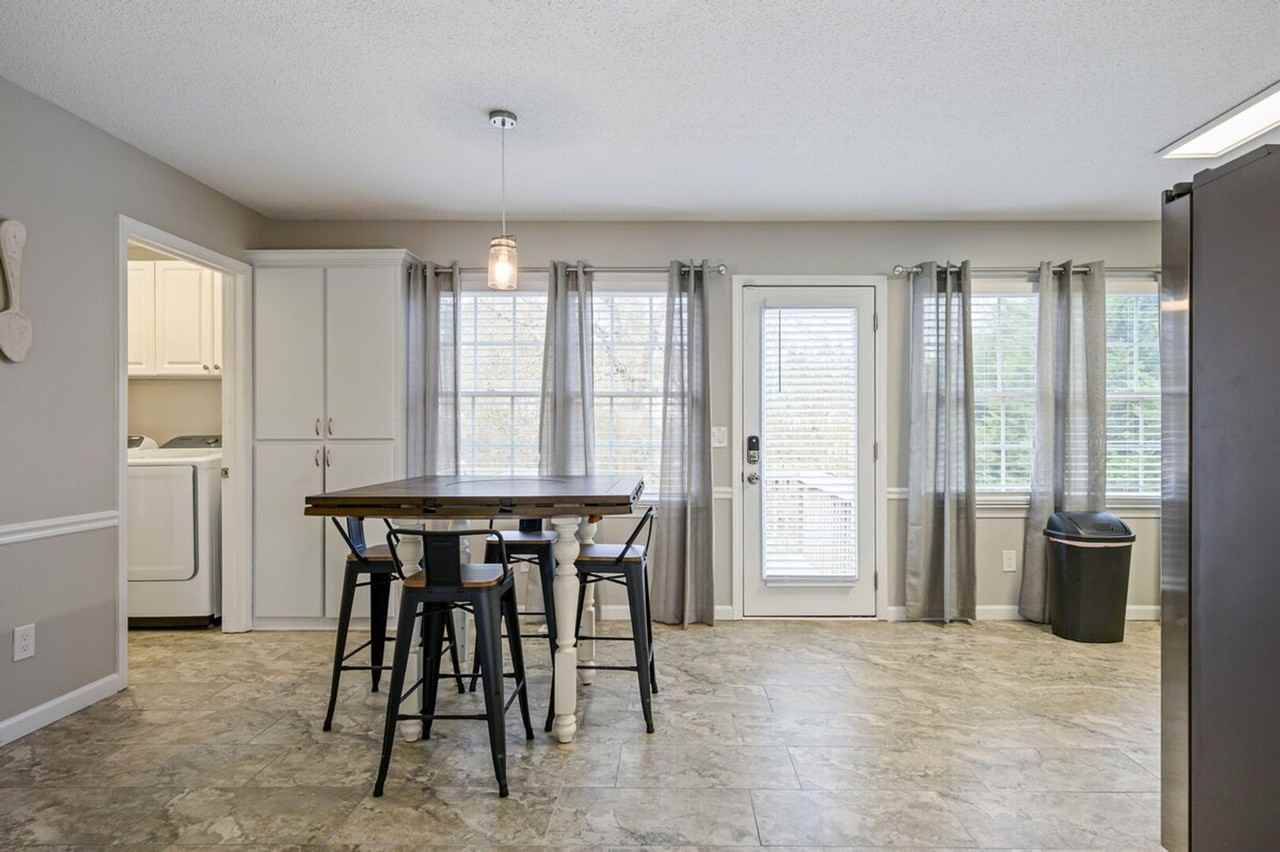 23 Magnolia Ct Ne #1234826P - Photo 2 of 30