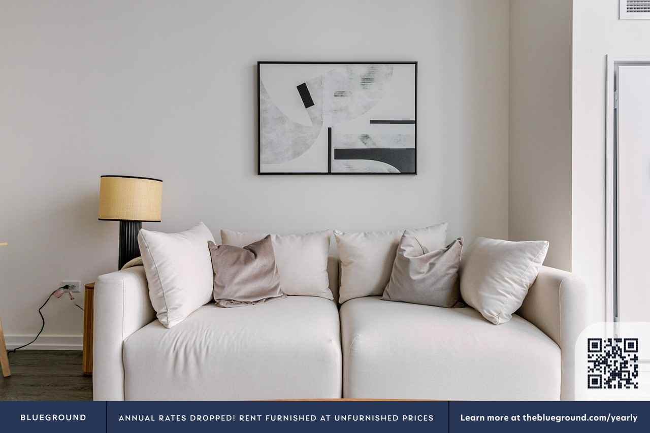 460 W Chicago Ave #1352 - Photo 4 of 31