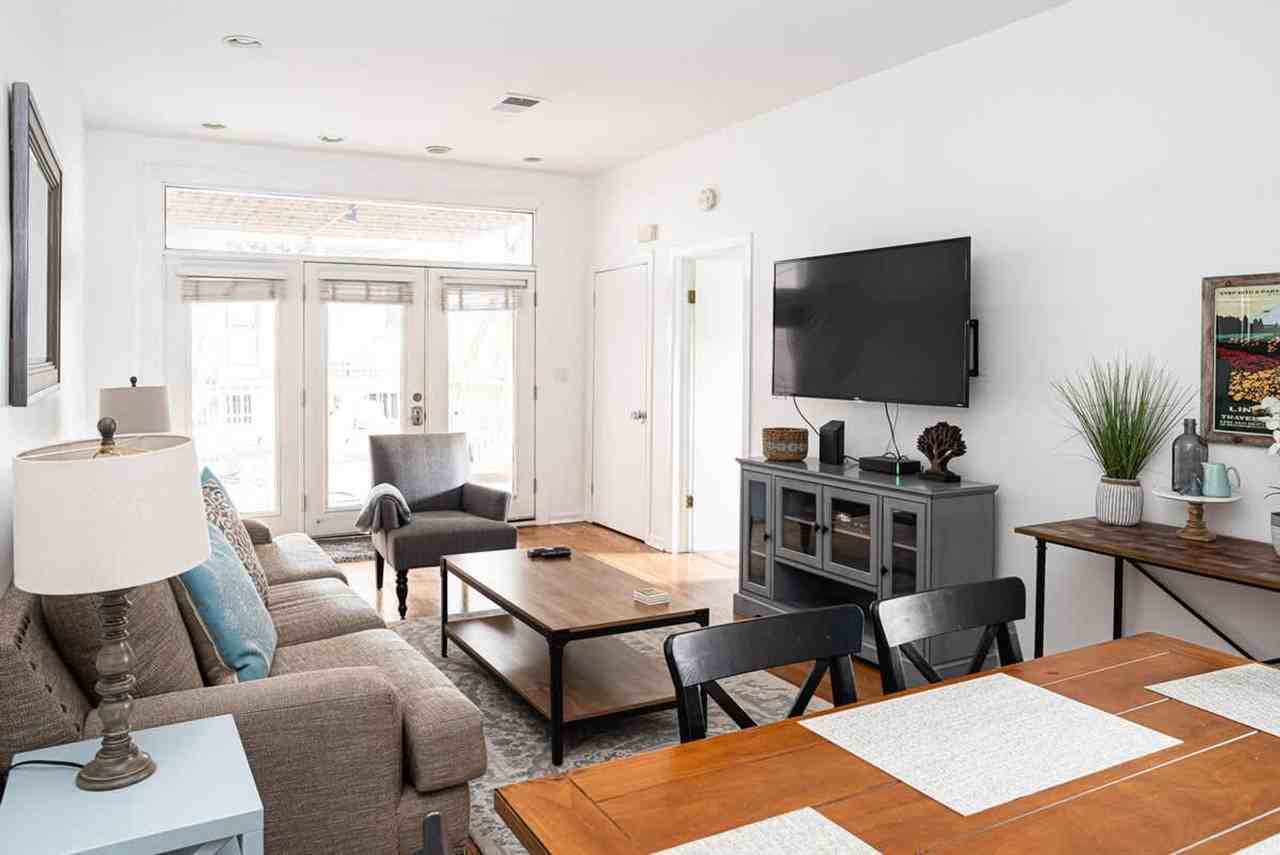 628 W Schubert Ave #1360119P - Photo 2 of 13