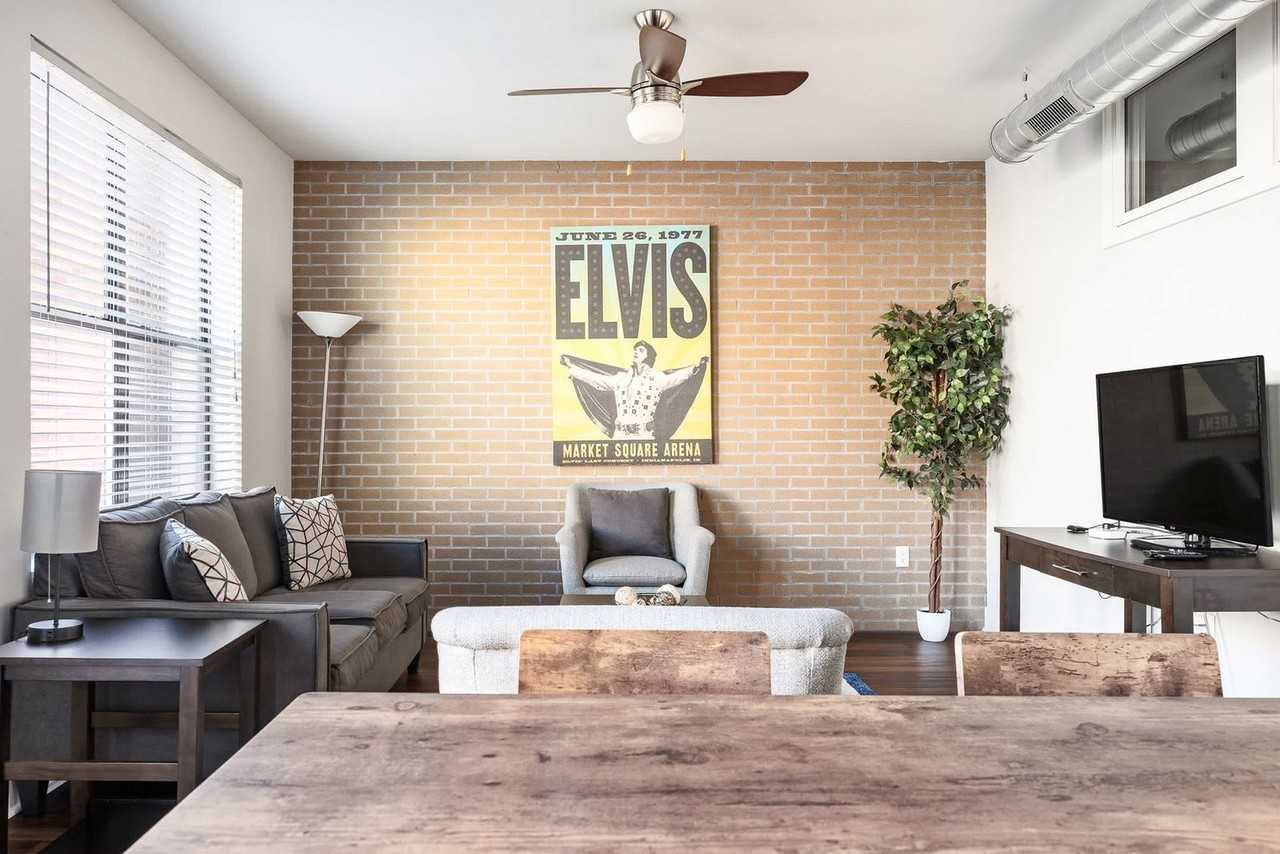 235 S Delaware St #1364142P - Photo 7 of 45