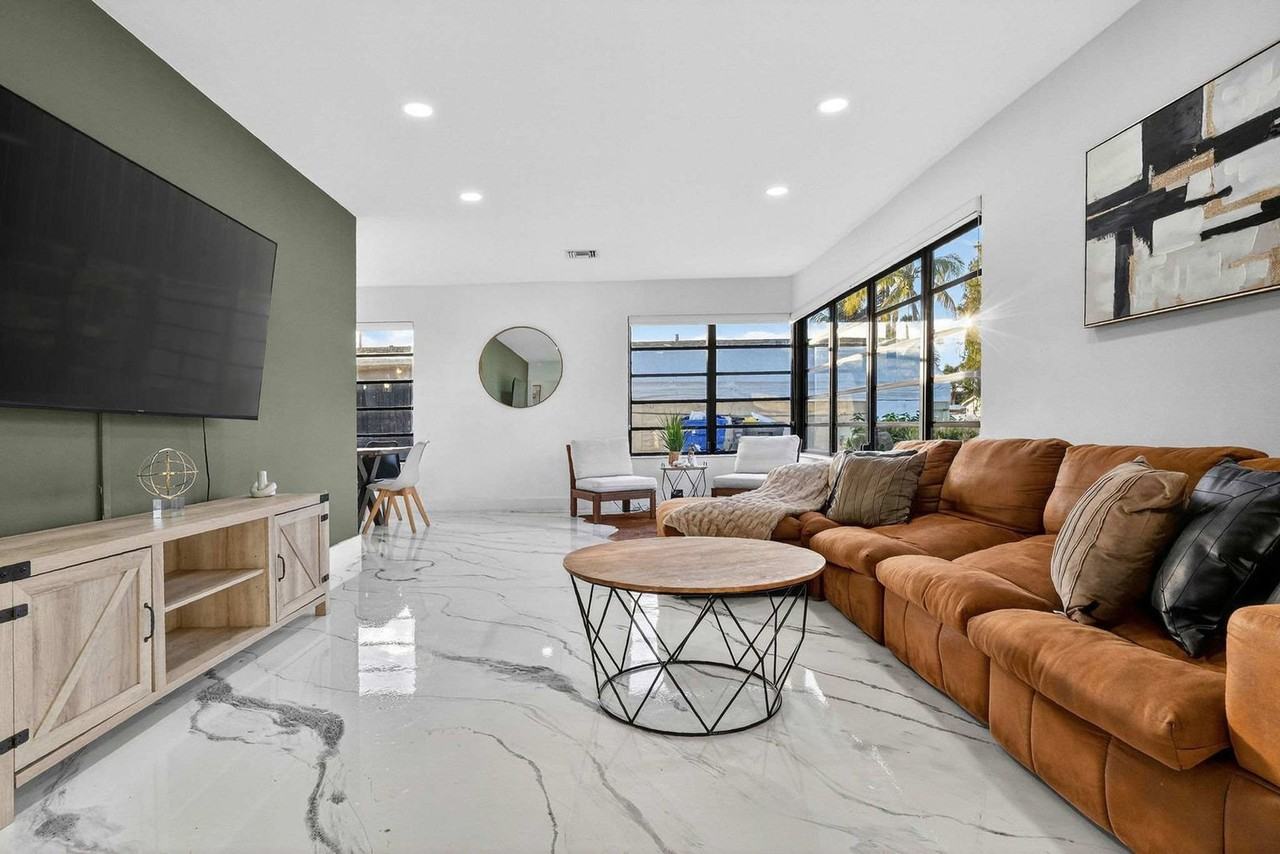 6540 Park St #1372331P - Photo 4 of 50