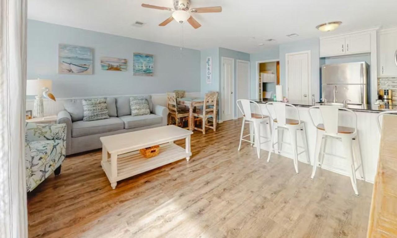 572 E Beach Blvd #1372727P - Photo 3 of 30