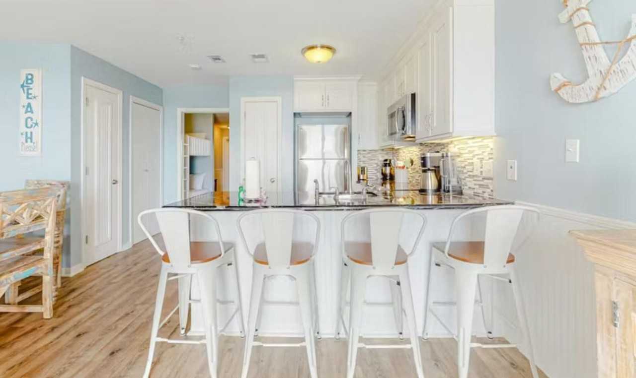 572 E Beach Blvd #1372727P - Photo 6 of 30