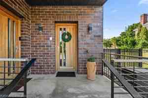 featured image of 284 Eliot St