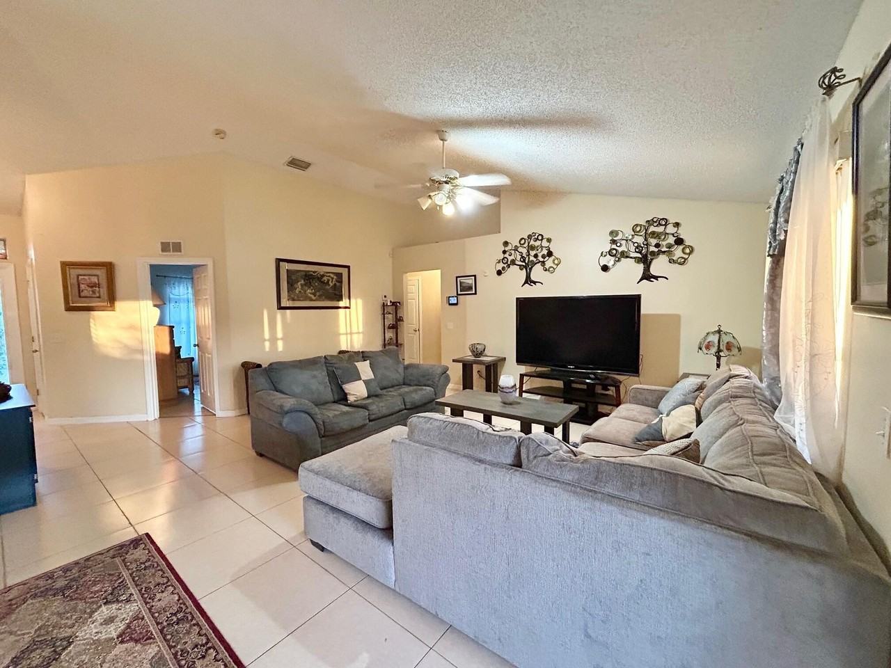 200 Dorado Ave Ne - Photo 7 of 11