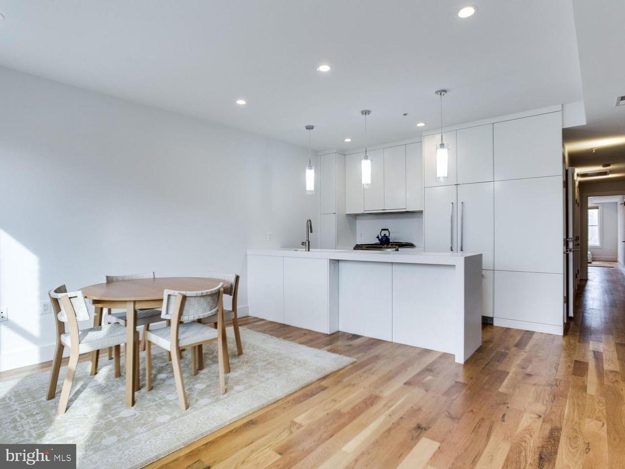 254 15th St Se Unit 4 #4 - Photo 4 of 23