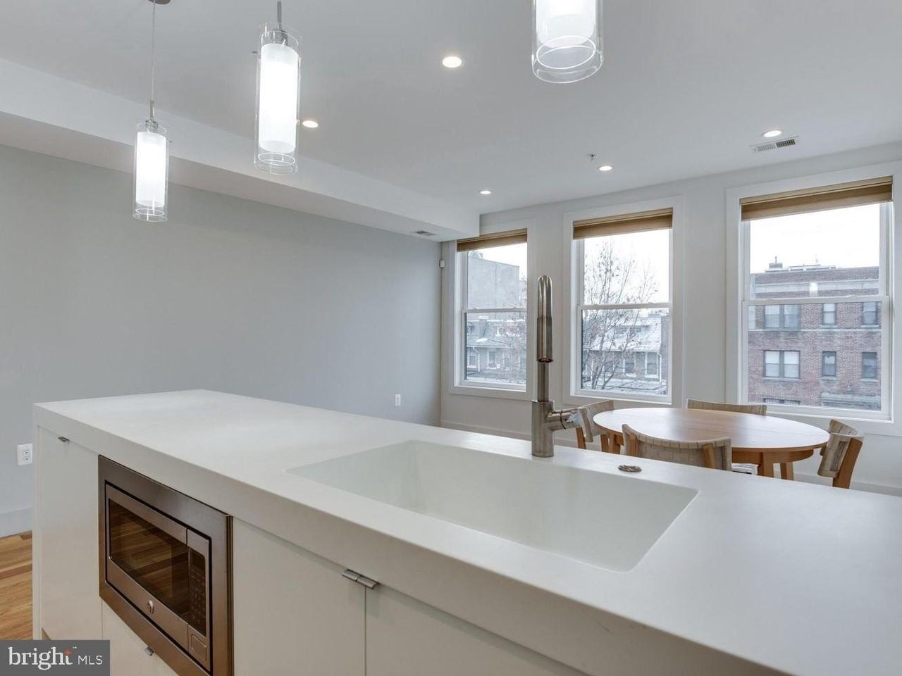 254 15th St Se Unit 4 #4 - Photo 7 of 23