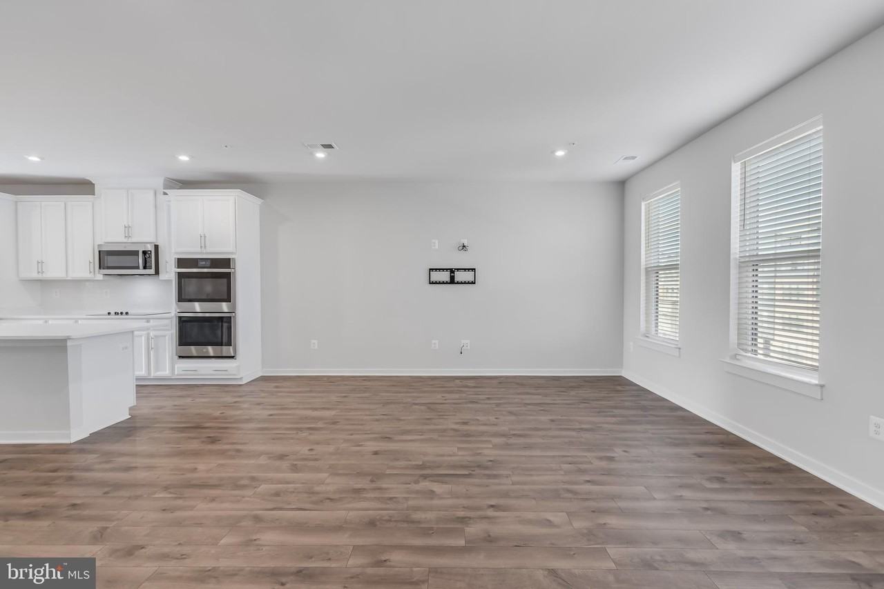 13505 Sayward Blvd Unit 86 #86 - Photo 5 of 26