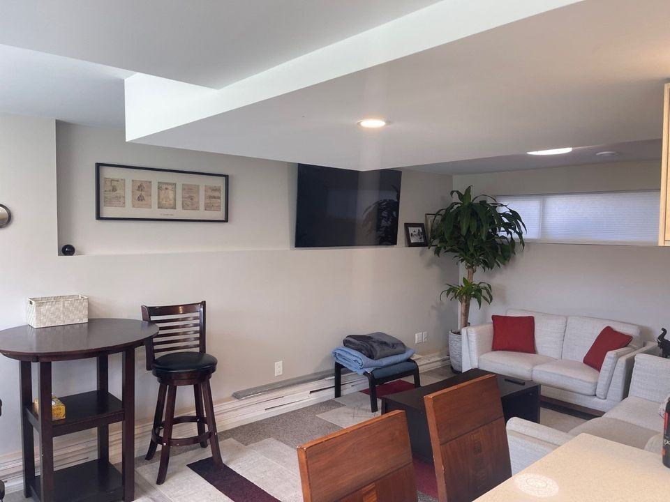 1691 Mountain Avenue - Photo 3 of 5