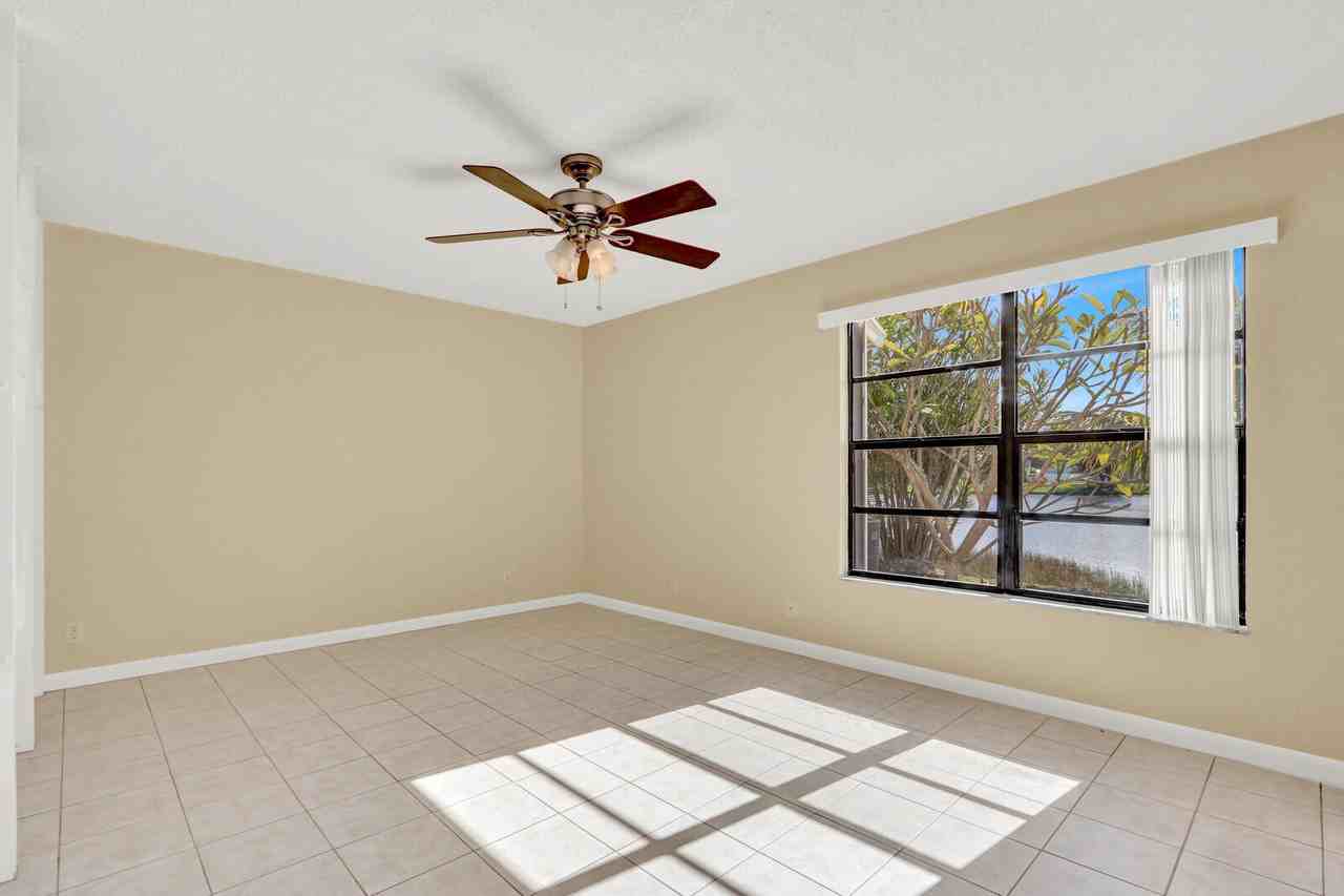 703 Stonewood Ct #16B - Photo 6 of 32