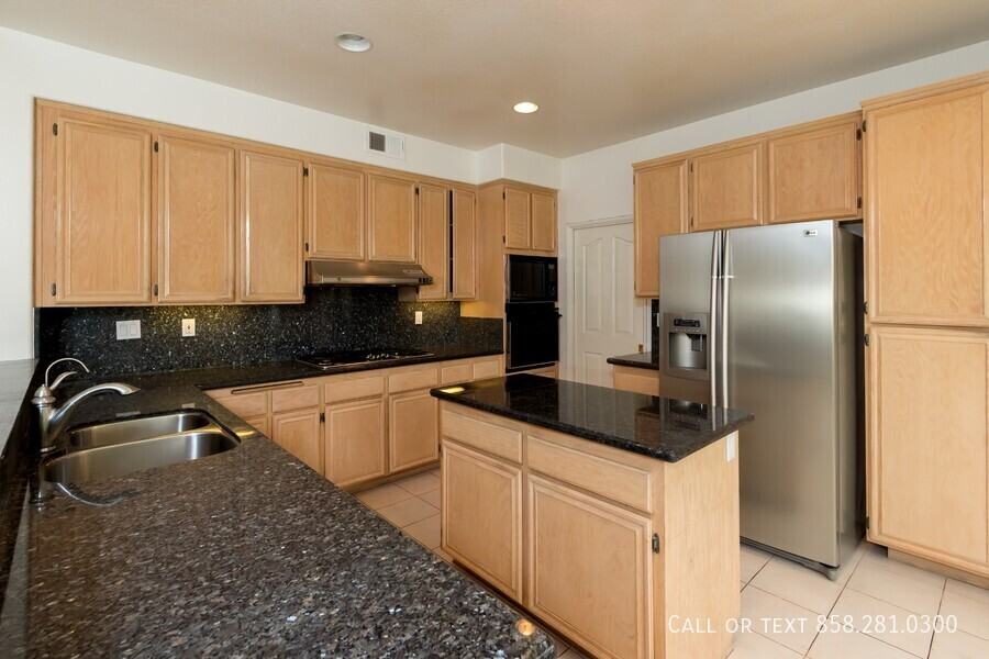 8238 Guppy Ct - Photo 6 of 17