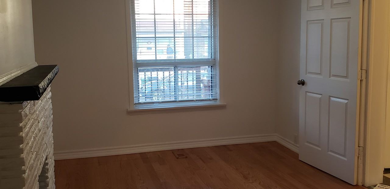 96 Uxbridge Avenue - Photo 5 of 27