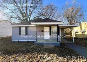 featured image of 717 Gardenia Ave