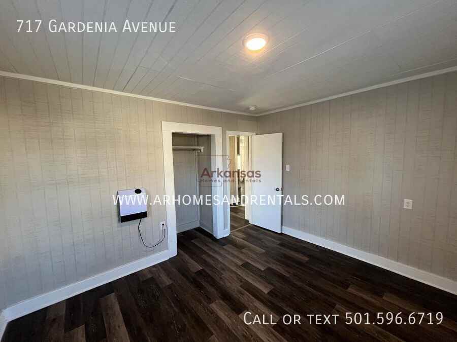 717 Gardenia Ave - Photo 6 of 10