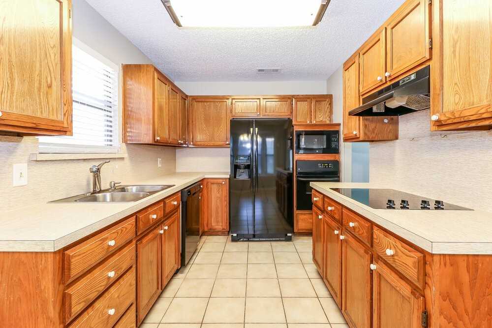 6214 Lotus Dr - Photo 7 of 16