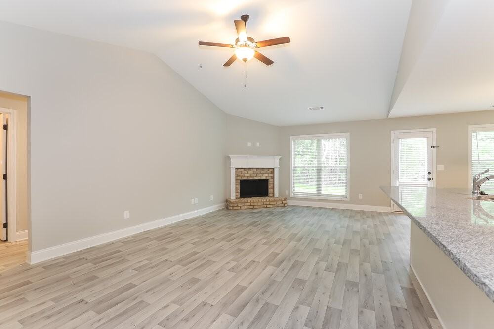 2068 Providence Rd - Photo 5 of 19