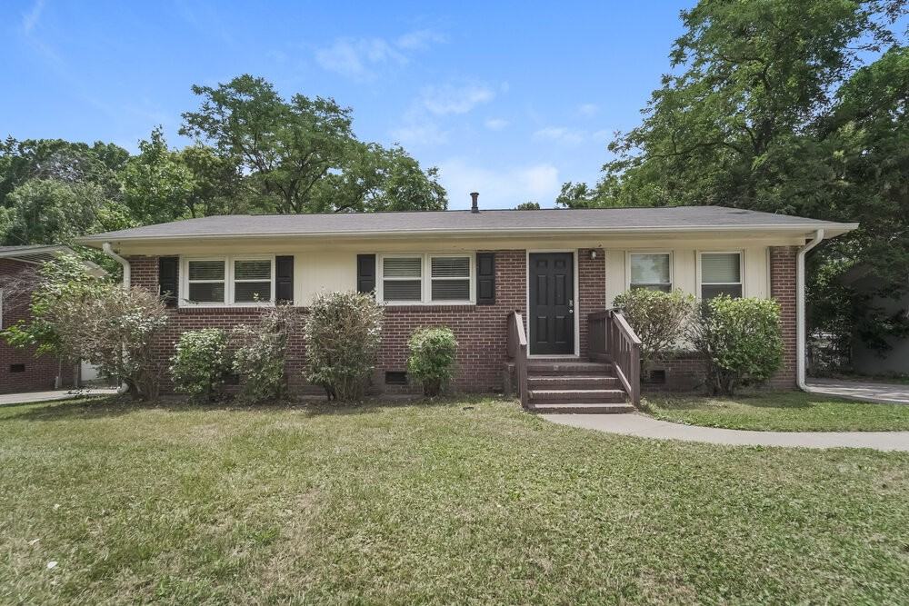 4700 Hidden Valley Rd - Photo 3 of 19