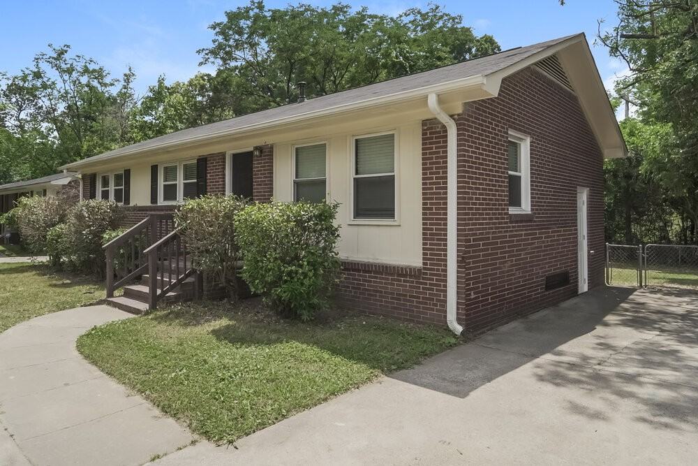 4700 Hidden Valley Rd - Photo 4 of 19