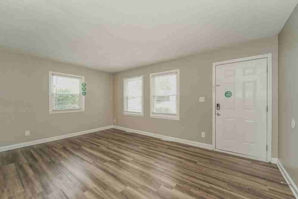 4700 Hidden Valley Rd - Photo 6 of 19