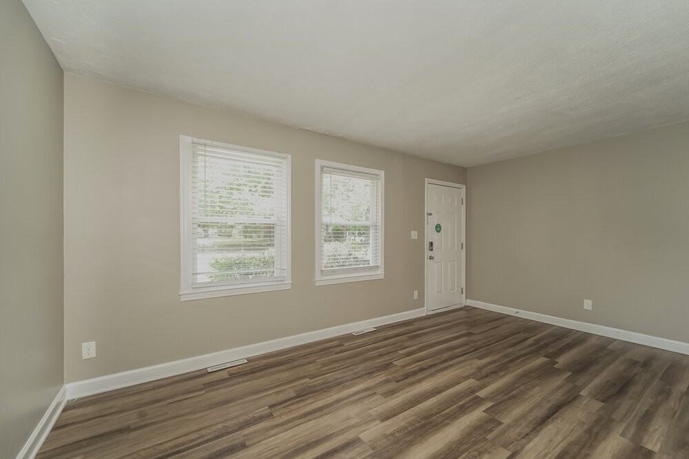 4700 Hidden Valley Rd - Photo 7 of 19