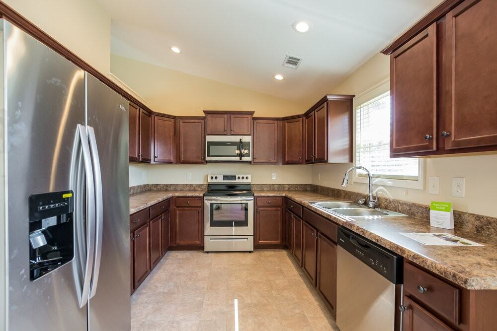 323 Trailside Dr - Photo 5 of 18