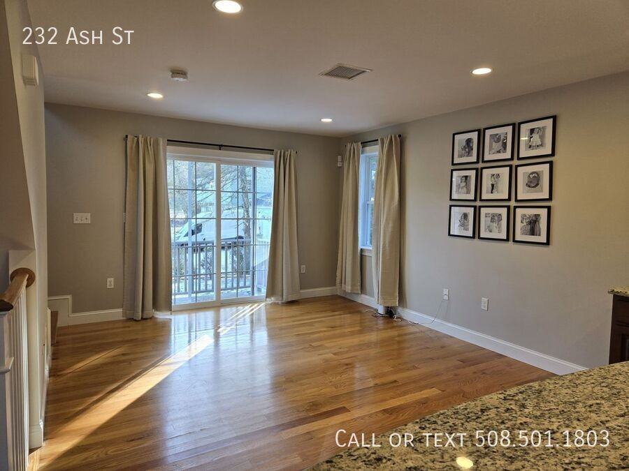 232 Ash St - Photo 3 of 18