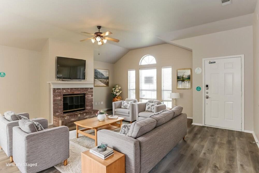 1402 Gray Dawn Dr - Photo 3 of 19