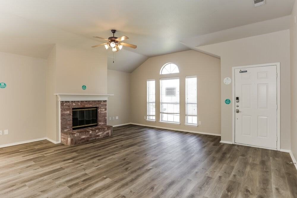 1402 Gray Dawn Dr - Photo 4 of 19