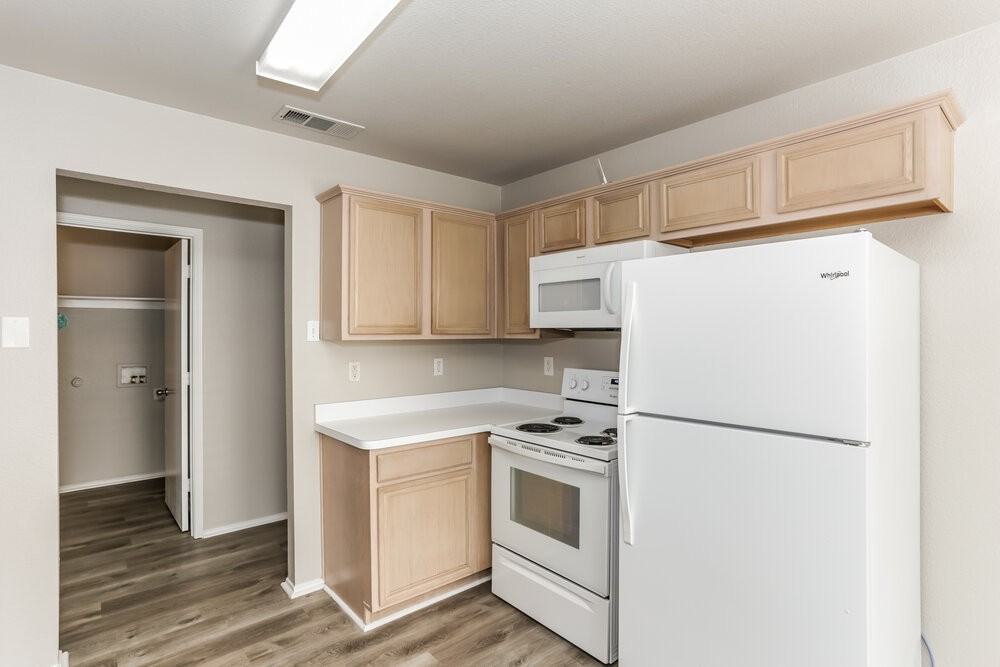 1402 Gray Dawn Dr - Photo 7 of 19