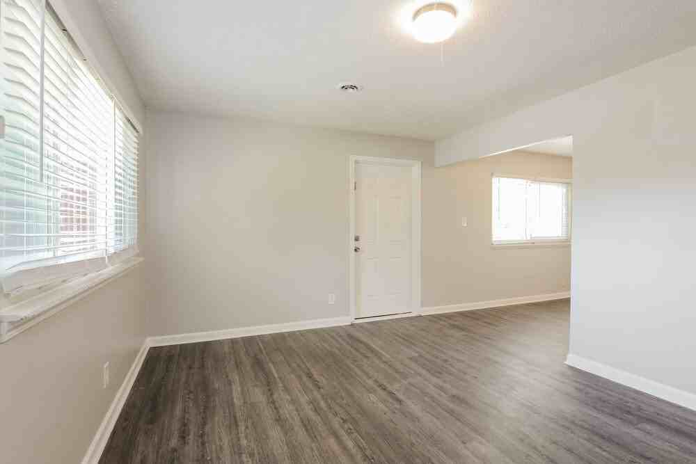 17 Gerry Ct - Photo 5 of 16