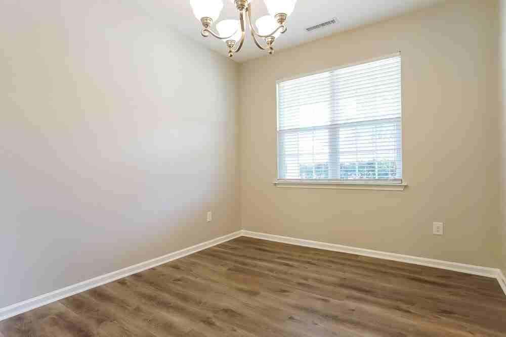 1304 Cathedral Rock Ct - Photo 6 of 17