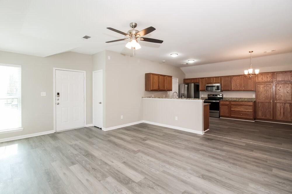 825 Cruise St - Photo 5 of 16