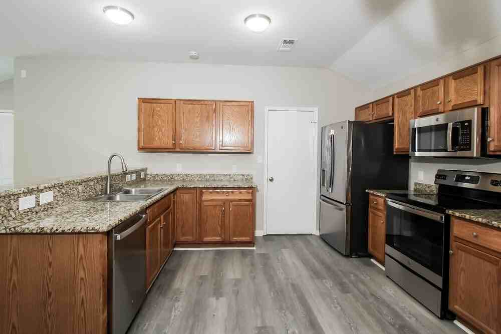 825 Cruise St - Photo 7 of 16