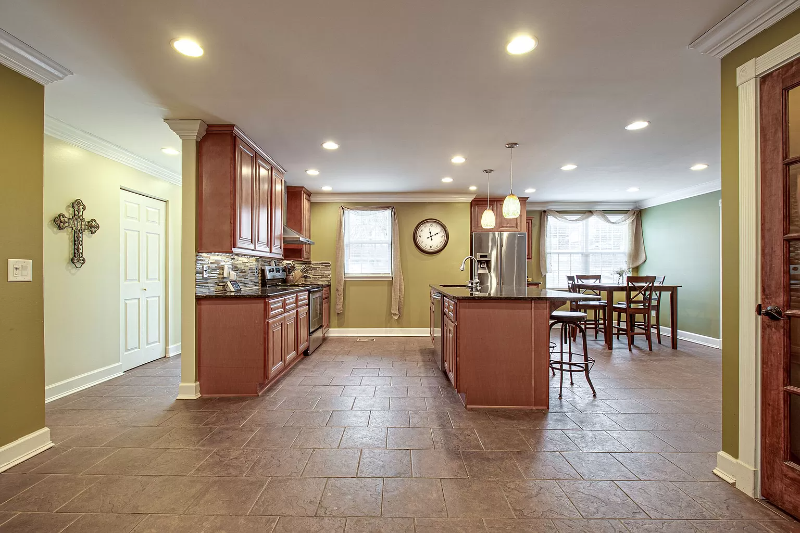 191 Northlake Dr - Photo 2 of 31