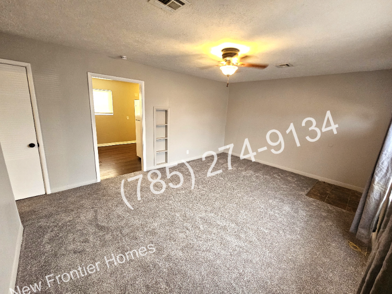 1333 Ponca Ave - Photo 4 of 14