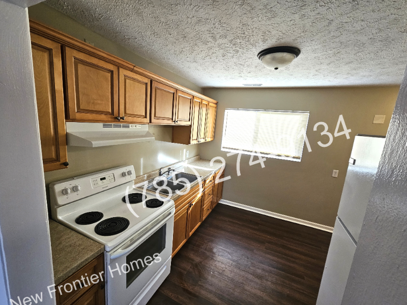 1333 Ponca Ave - Photo 5 of 14