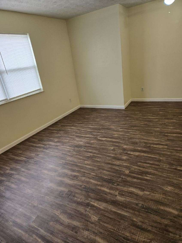 1725 Watson Rd #E - Photo 4 of 11