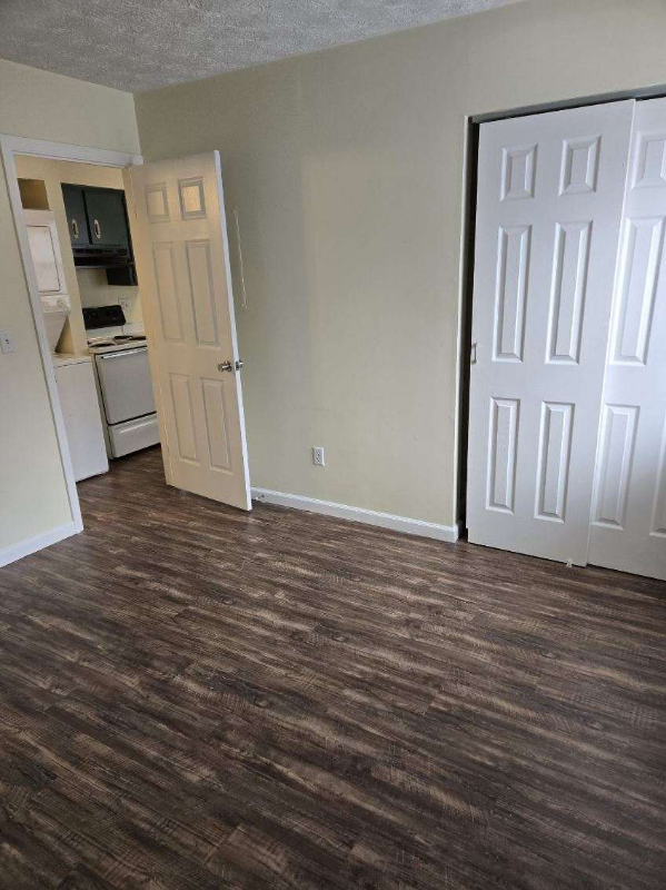 1725 Watson Rd #E - Photo 7 of 11