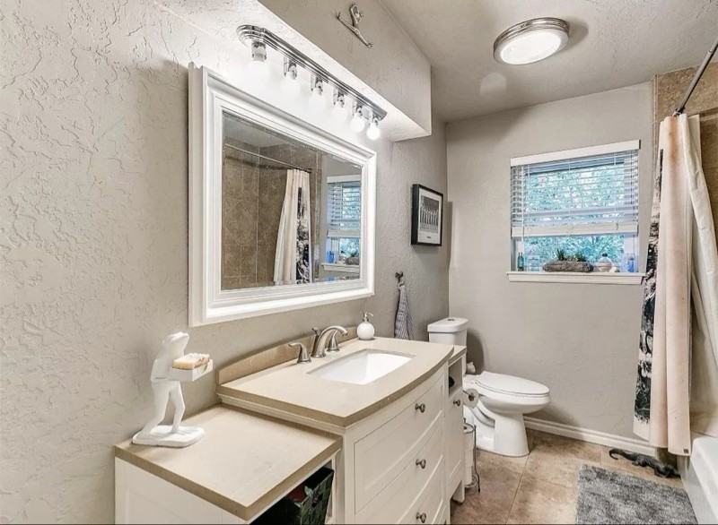 1623 Chamblee Dr - Photo 2 of 6