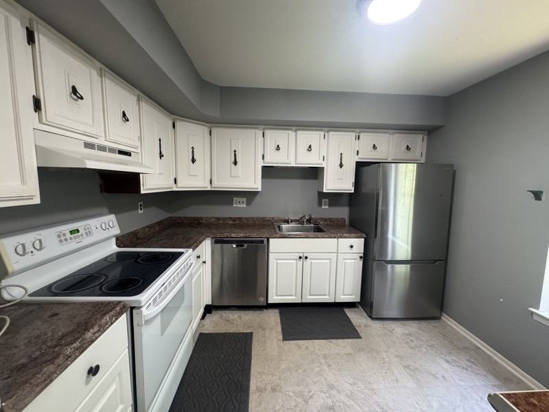 000 E Broad St - Photo 3 of 9